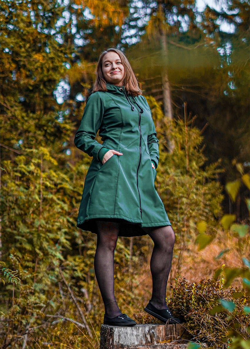 Áčkový kabát na cestu